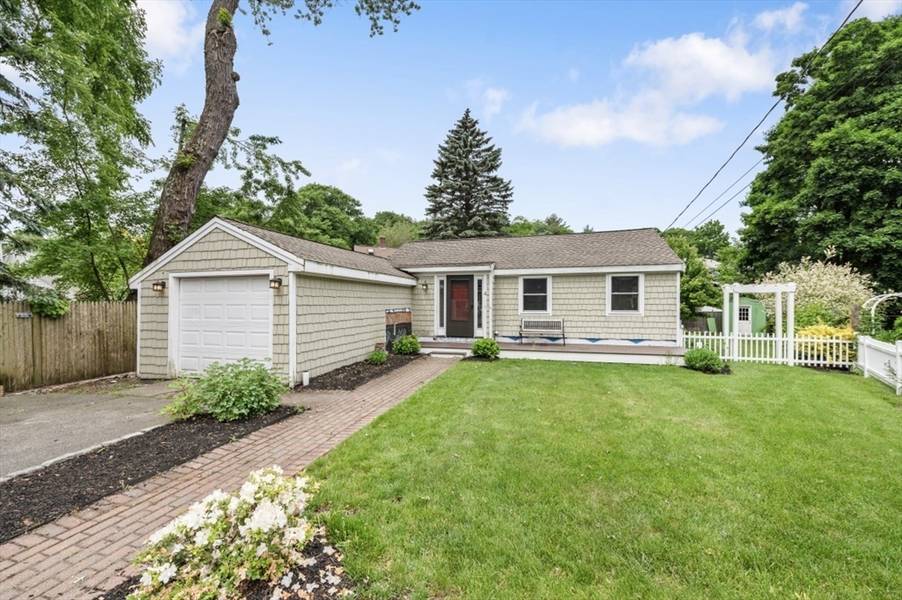 4 Millen Cir, Malden, MA 02148