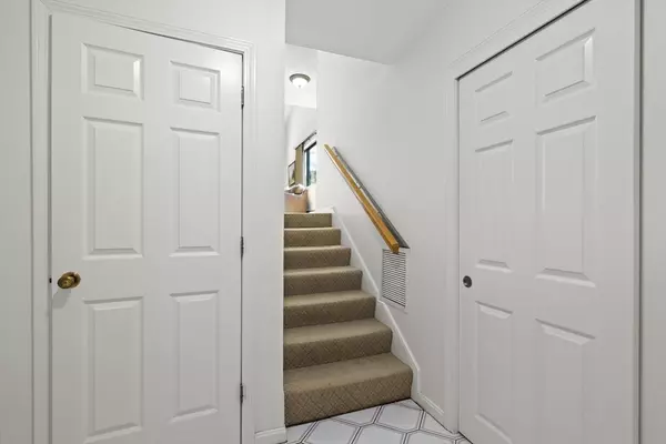 Peabody, MA 01960,49 Hawthorne Circle #49