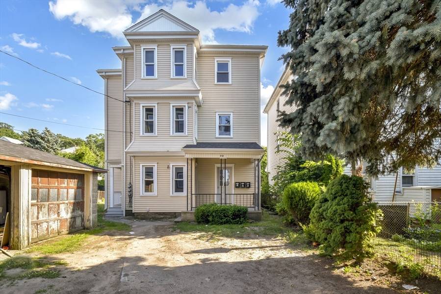 73 Weetamoe St, Fall River, MA 02720