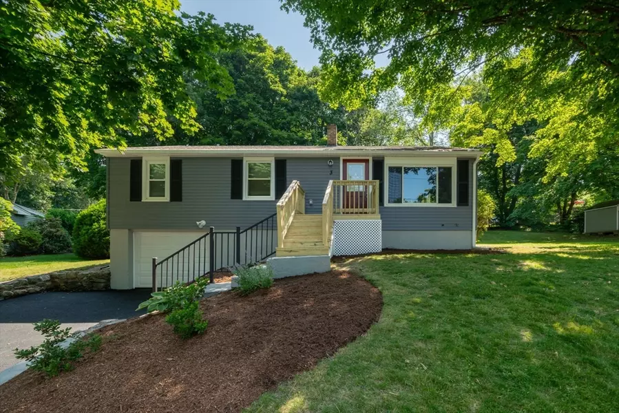 3 Woodside Dr, Grafton, MA 01519