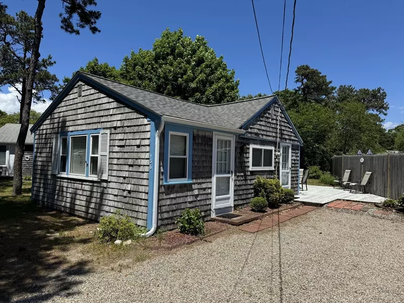 136 Shad Hole Rd, Dennis, MA 02639