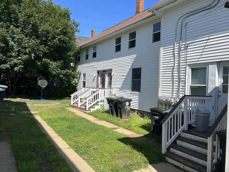 74 North St, Southbridge, MA 01550