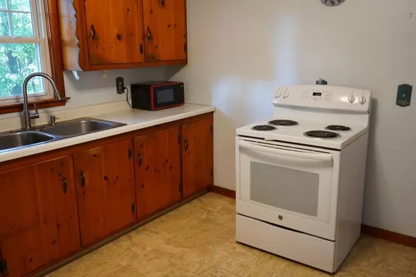 Templeton, MA 01468,42 Walnut Street