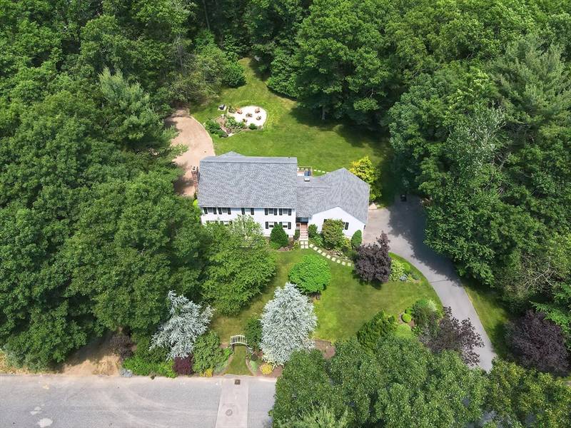 50 King Philip Dr, Rehoboth, MA 02769