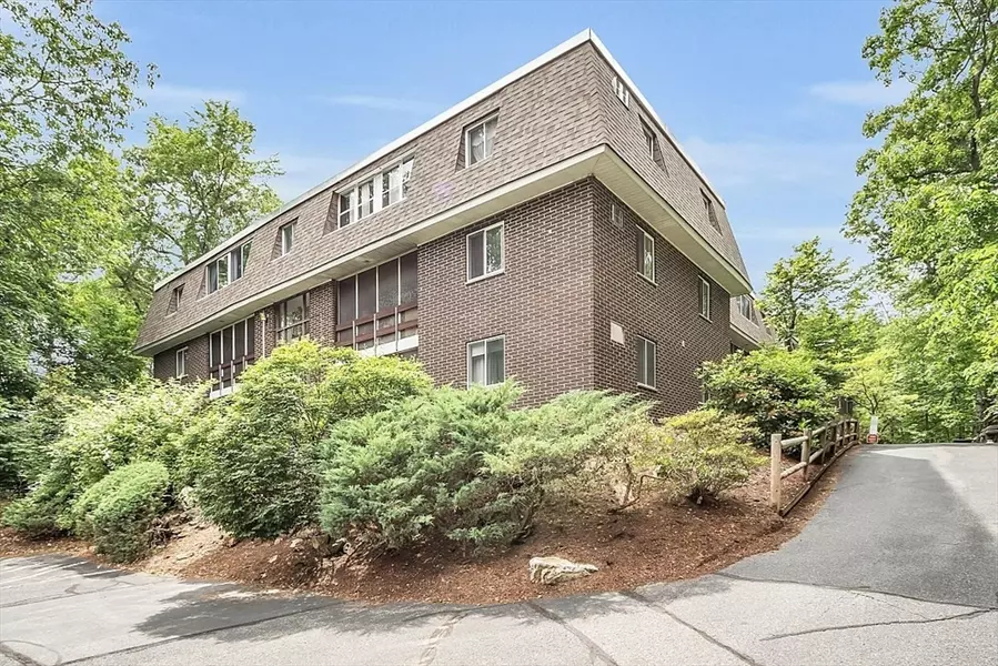 10 Mill St #B, Maynard, MA 01754
