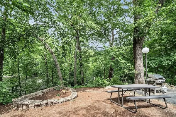 Maynard, MA 01754,10 Mill St #B