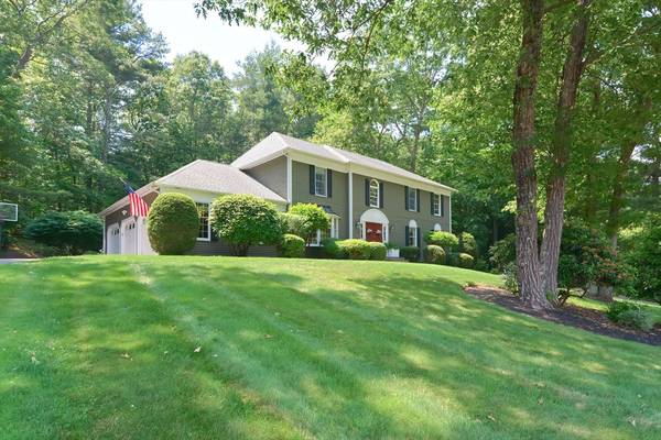 38 Dover Circle,  Franklin,  MA 02038