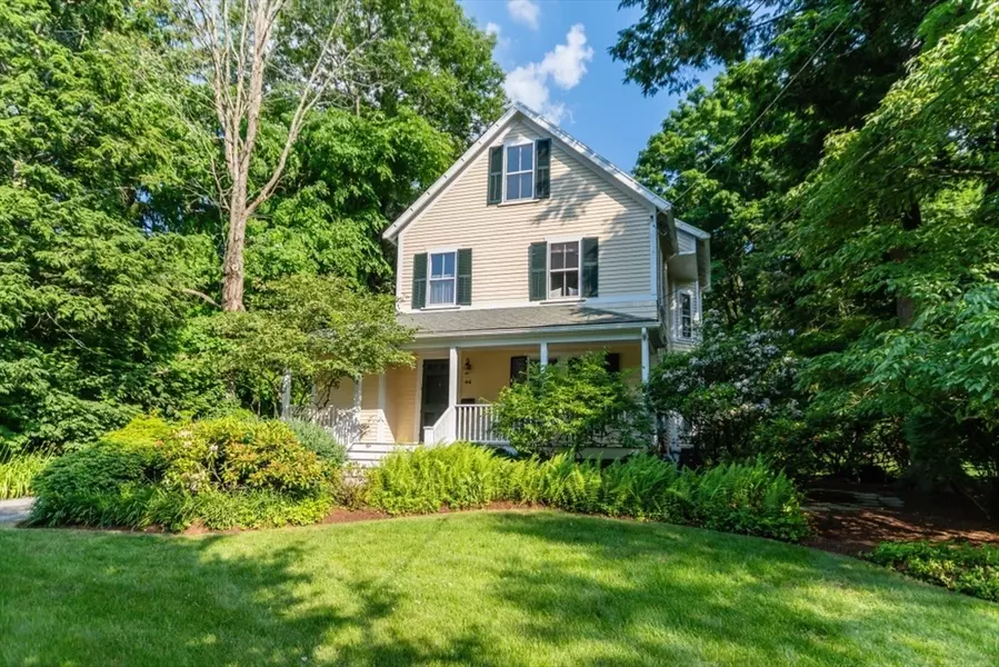 44 Bloomfield St, Lexington, MA 02420