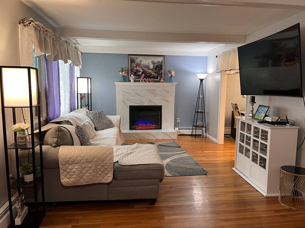 Lawrence, MA 01843,6 Marc Ln