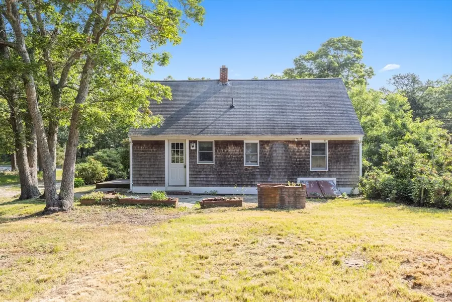 663 Old Bass River Rd, Dennis, MA 02638