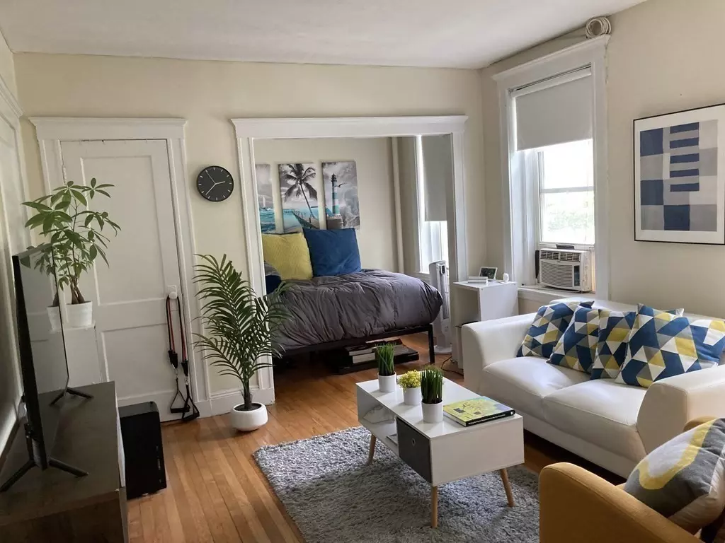 Boston, MA 02215,131 Park Drive #17