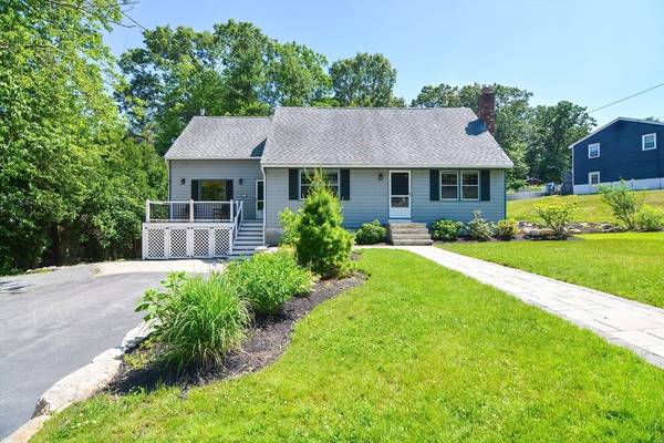 32 Winsor Dr, Dracut, MA 01826