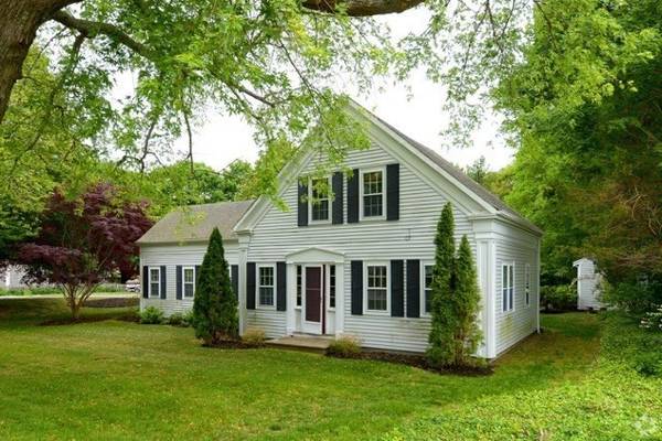 969 Main St, Barnstable, MA 02655