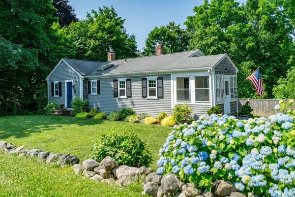 Scituate, MA 02066,285 Country Way