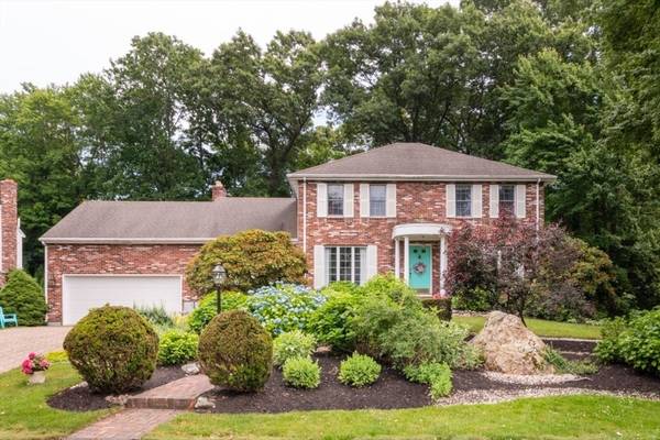 33 Berkeley Rd, North Andover, MA 01845