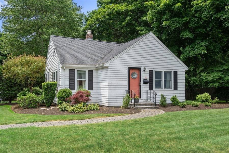 46 Adams Street, Medfield, MA 02052