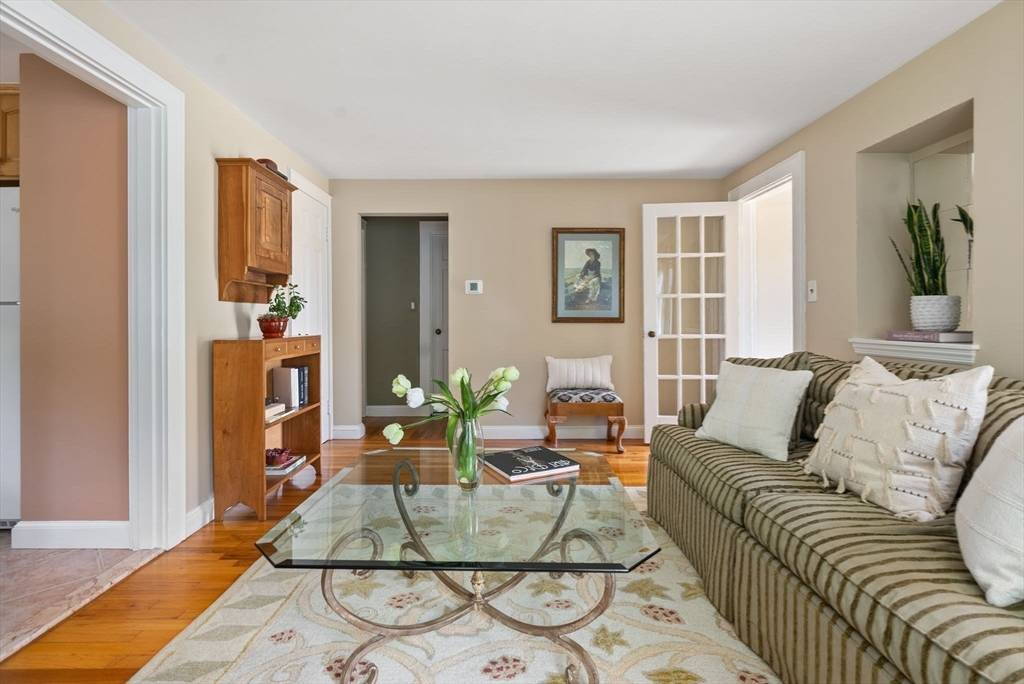 Medfield, MA 02052,46 Adams Street