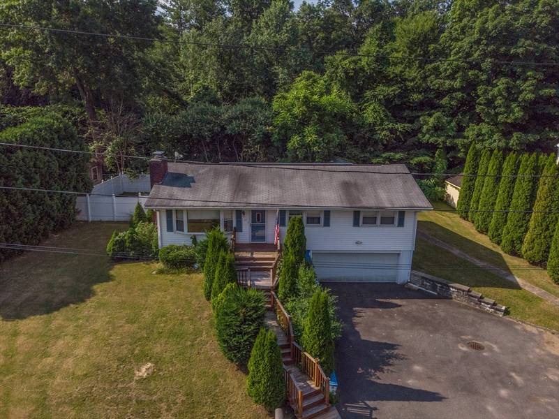 27 Albano Dr, East Longmeadow, MA 01028