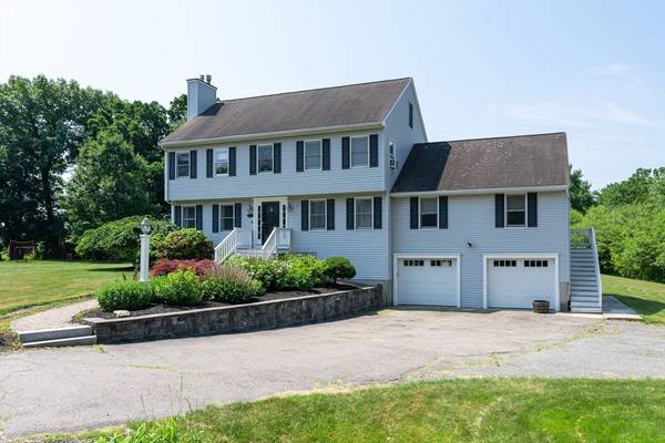 31 Meadowlands Ct, Tewksbury, MA 01876