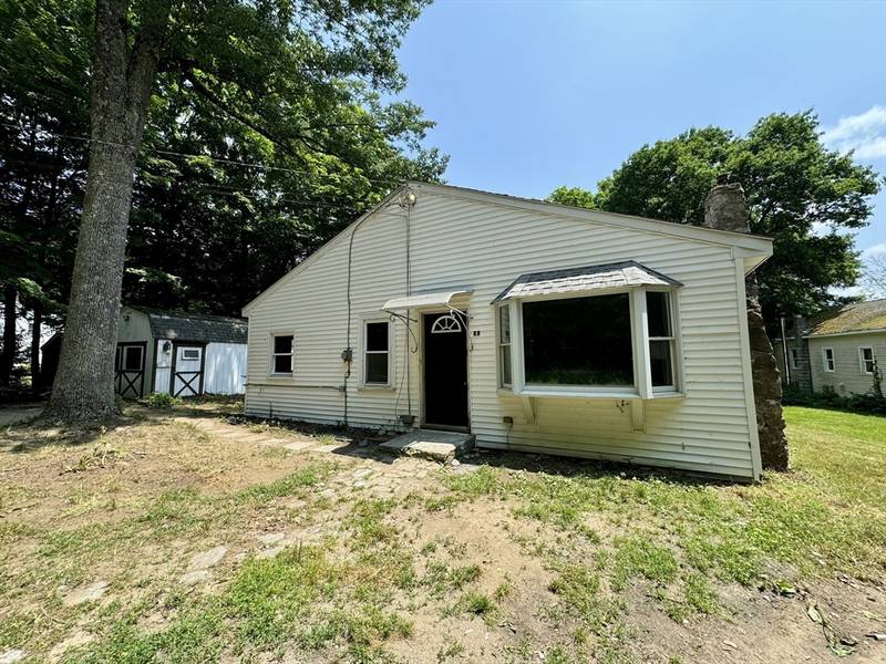 54 Osgood Rd, Charlton, MA 01507