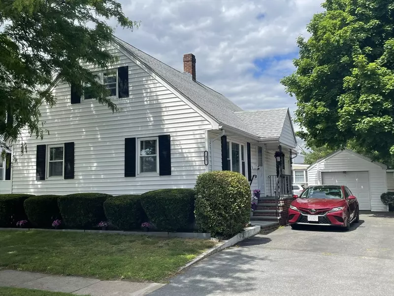 41 Bay State Rd, Peabody, MA 01960