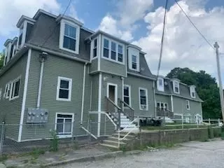 77-79 Chase Ave, Webster, MA 01570