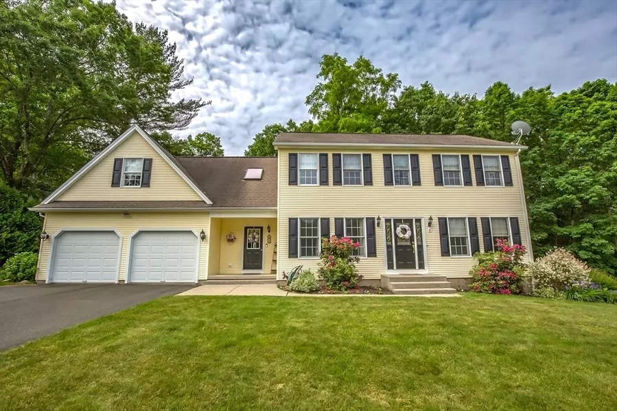 4 Rita Mary Way, Westfield, MA 01085