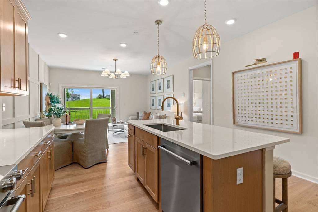 Westborough, MA 01581,1 Codman Way #209