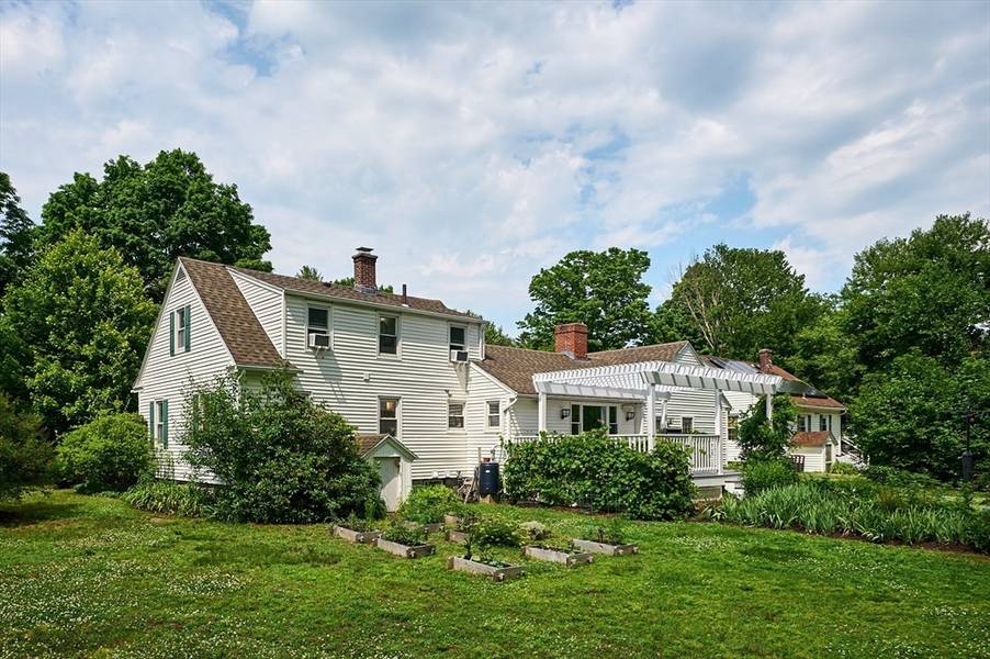 31 West Street, Deerfield, MA 01373