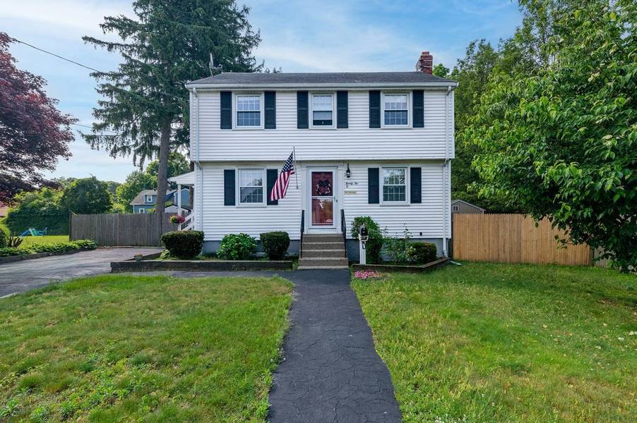 22 1st St, Weymouth, MA 02188