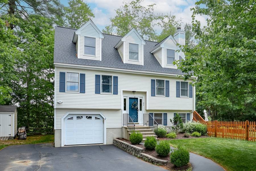 23 Seneca Ln, Wilmington, MA 01887