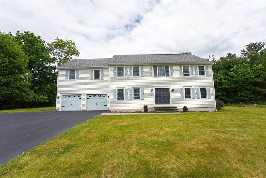 15 Tiger Lily Trl, Rehoboth, MA 02769