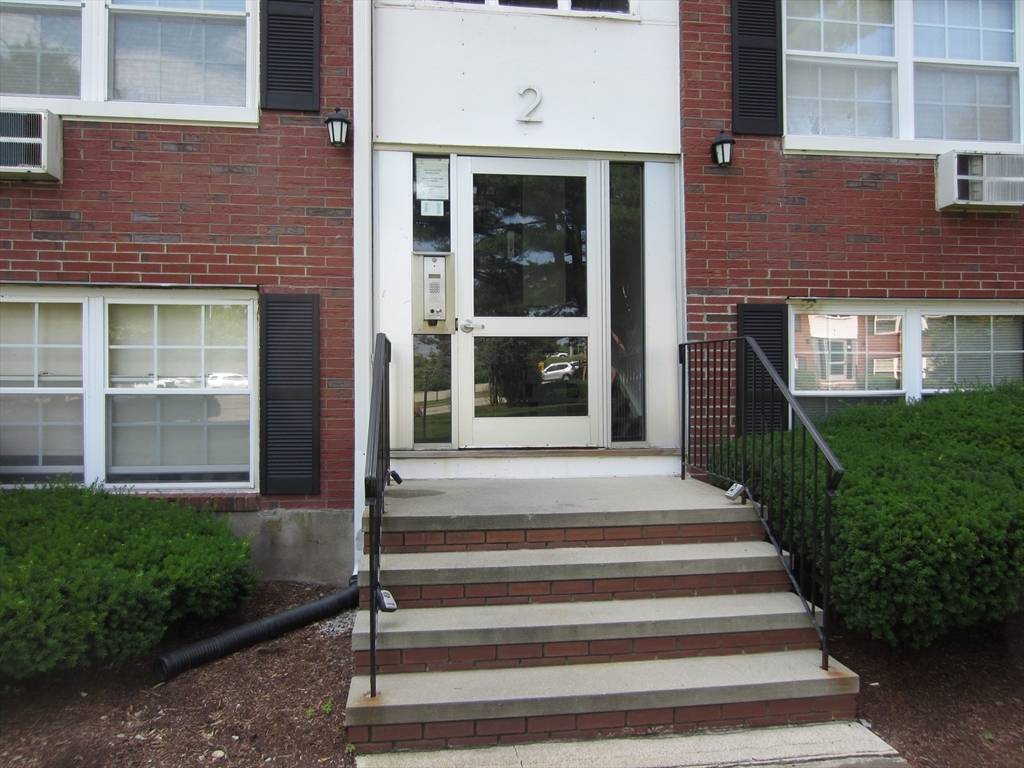 Weymouth, MA 02188,2 Tara Dr #7