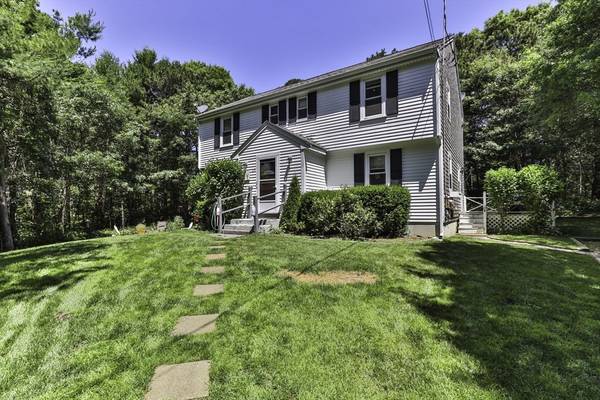 Bourne, MA 02559,17 Schooner Ln