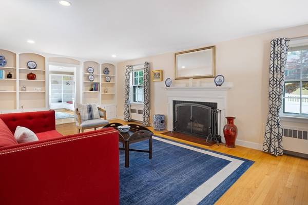 Wellesley, MA 02481,7 Southwick Cir