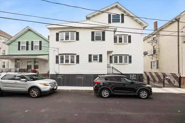 78 Cross St, Fall River, MA 02723