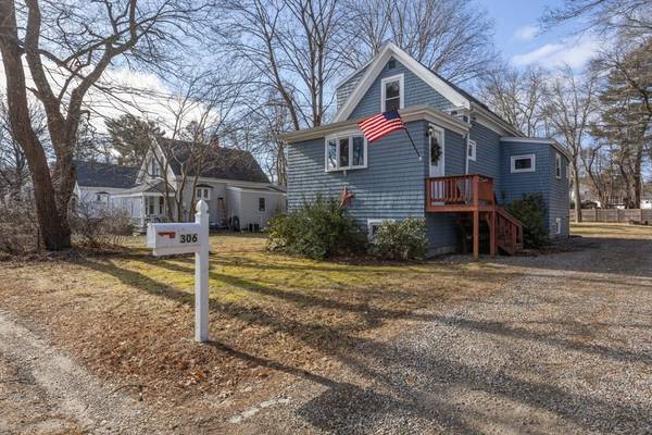 306 Pleasant St, Hanson, MA 02341