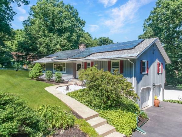 401 River Rd, Andover, MA 01810