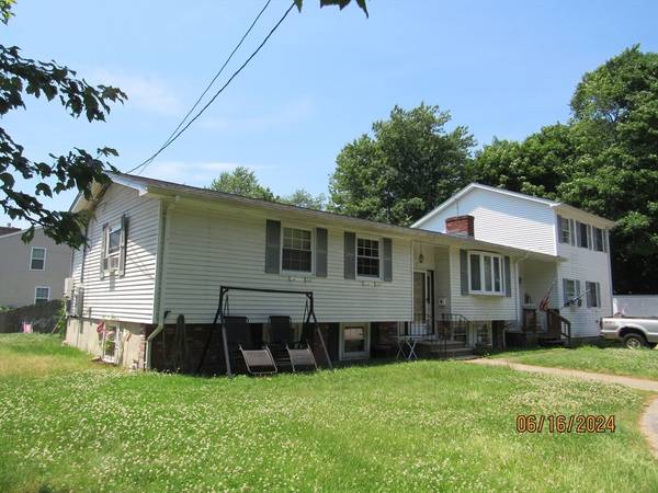 27 East Ave, Seekonk, MA 02771