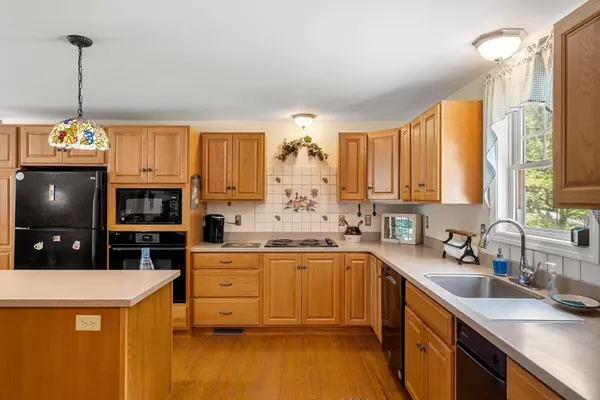 Merrimac, MA 01860,11 Merrimac St