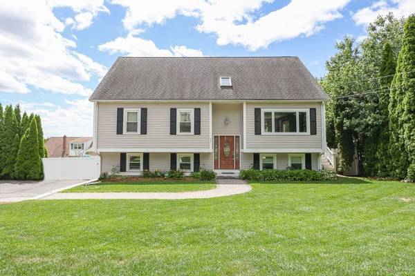 26 Battlemarch Way, Woburn, MA 01801