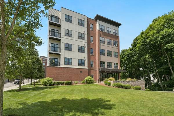 999 Hancock St #503, Quincy, MA 02169