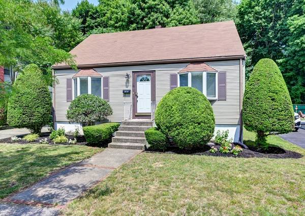 32 Alvin Ave, Quincy, MA 02171