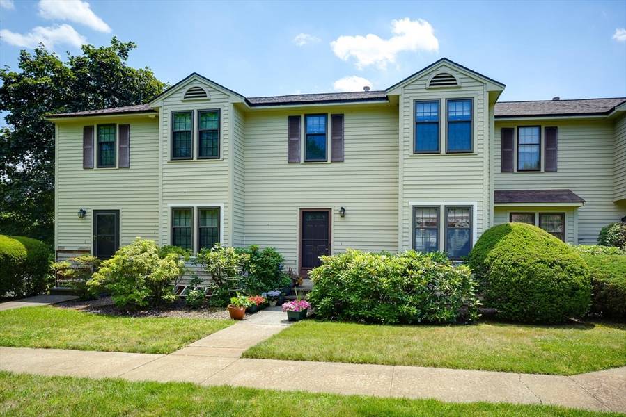 155 Apache Way #155, Tewksbury, MA 01876