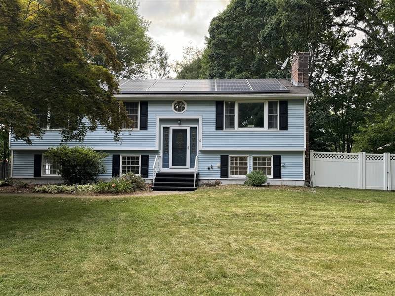 4 Walden Ter, Clinton, MA 01510