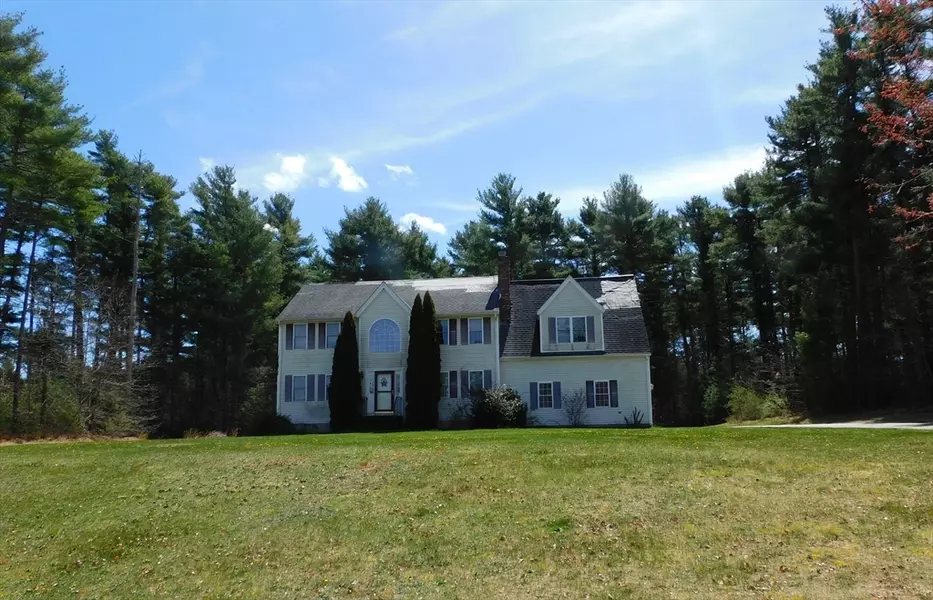 23 Primrose Ln, Middleboro, MA 02346