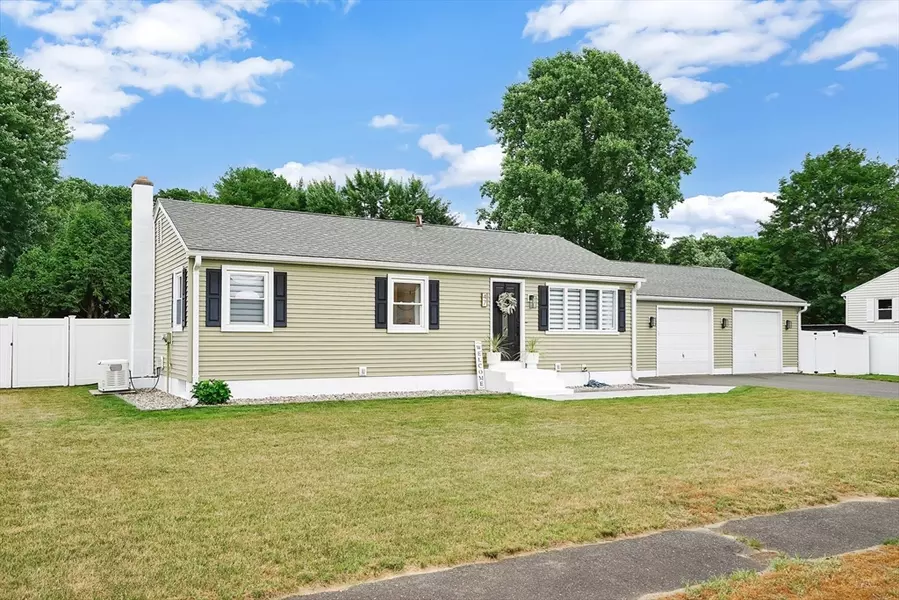 47 Rosie Ln, Agawam, MA 01001