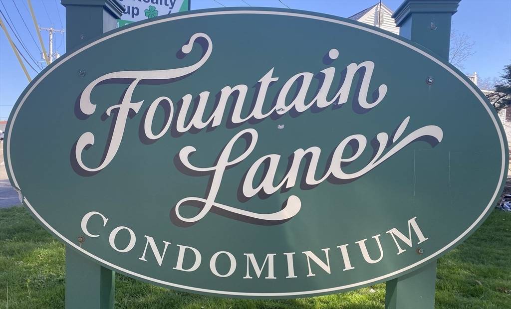 100 Fountain Ln #1, Weymouth, MA 02190