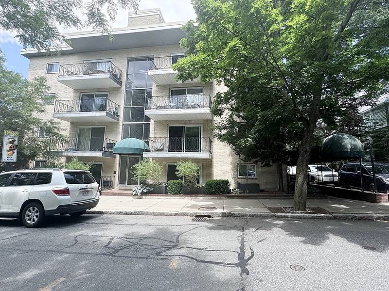 15 Francis #12, Brookline, MA 02446