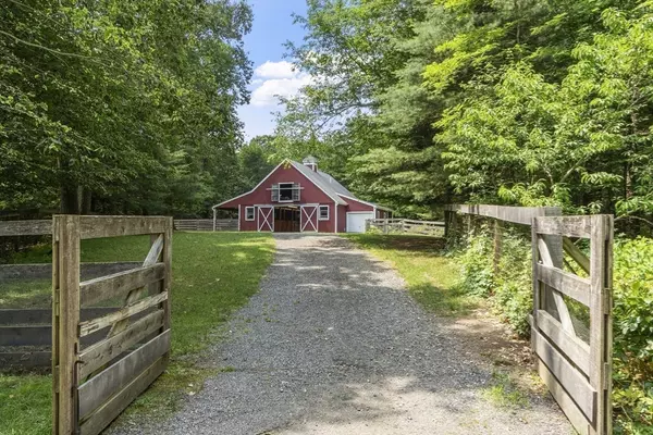 121 Bogastow Brook Rd, Sherborn, MA 01770